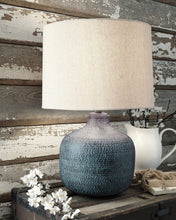 Load image into Gallery viewer, Malthace Metal Table Lamp (1/CN)
